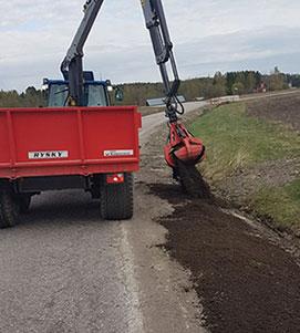 Teiden tasaus, Tienvarsien niitto, Hiekotus